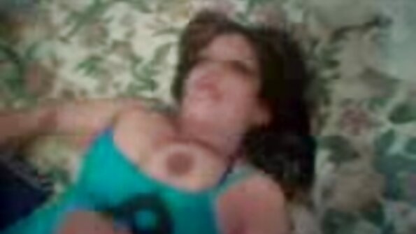 Adolescente si filme porno online cu sente una prostituta sicura e lasciva a letto