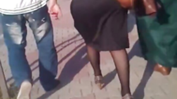 Video di masturbazione in solitaria di una ragazza dai seni filmulete xxx online piccoli con un corpo magro