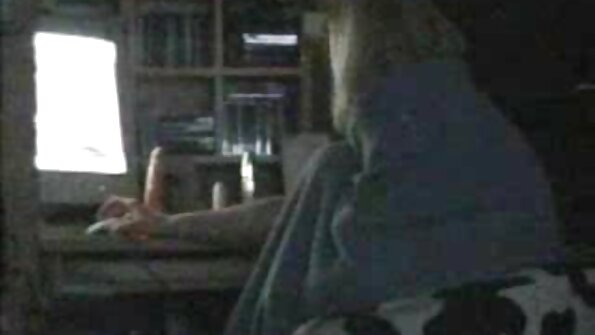 Una mora asiatica sottomessa viene giocata www filme porno online con nel sesso di gruppo